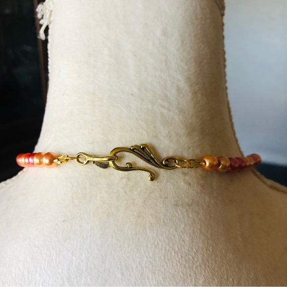 Handcrafted repurpose cabochon filigree pendant Czech glass Pearl necklace - Picture 7 of 9